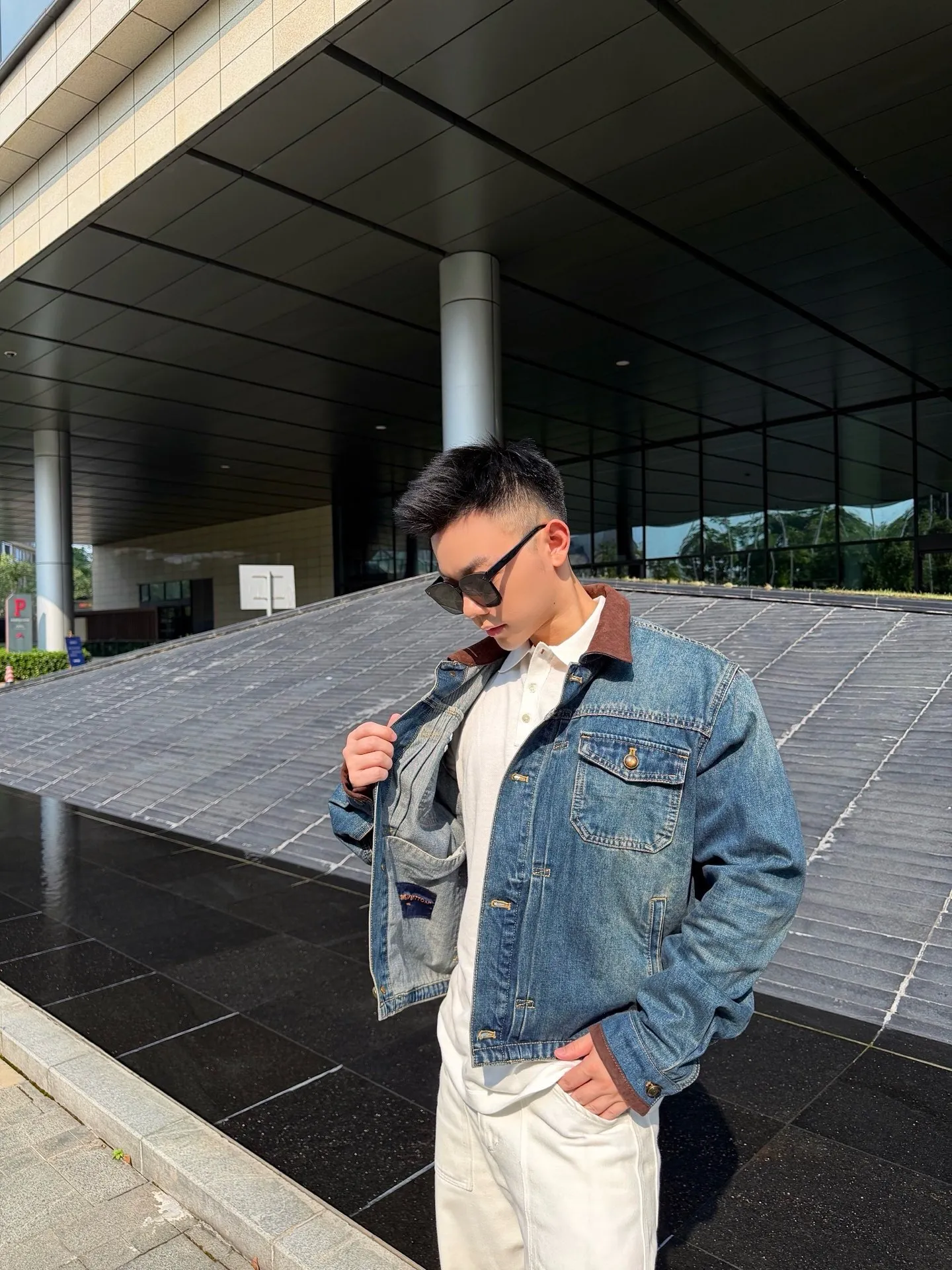 Louis Vuitton/